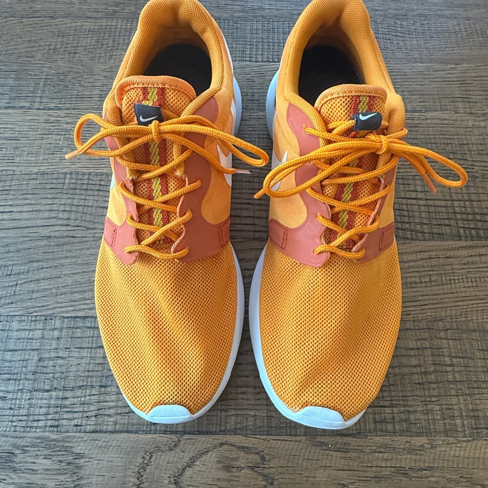 Nike Roshe Run Hyperfuse Orange/White/Anthracite Sneakers Women's Size 8